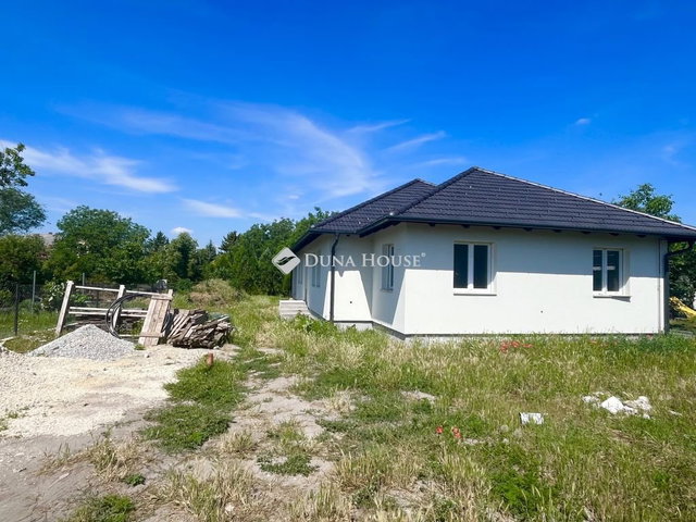 Eladó családi ház, Székesfehérvárott 164.9 M Ft, 5 szobás