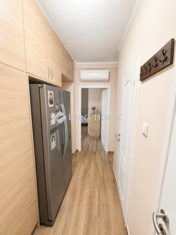 Eladó panellakás, Veszprémben 58.9 M Ft, 3 szobás