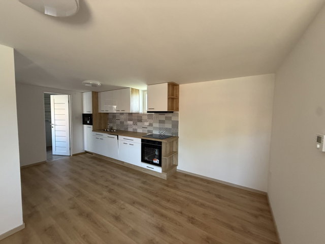 Eladó családi ház, Piliscséven 105 M Ft, 3 szobás