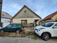Eladó családi ház, Bölcskén 8 M Ft, 2 szobás
