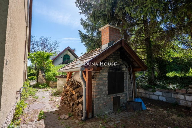 Eladó családi ház, Zsámbékon 139.9 M Ft, 6 szobás