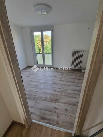 Eladó panellakás, Pécsett 43.5 M Ft, 2 szobás