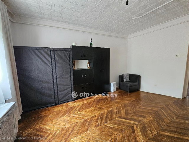 Eladó téglalakás, Dunaújvárosban 29.8 M Ft, 2 szobás