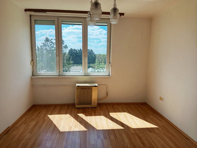 Eladó téglalakás, Budapesten, XIV. kerületben, Angol utcában