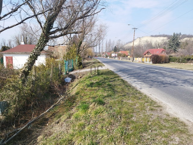 Eladó nyaraló, Balatonkenesén 69.9 M Ft, 3 szobás