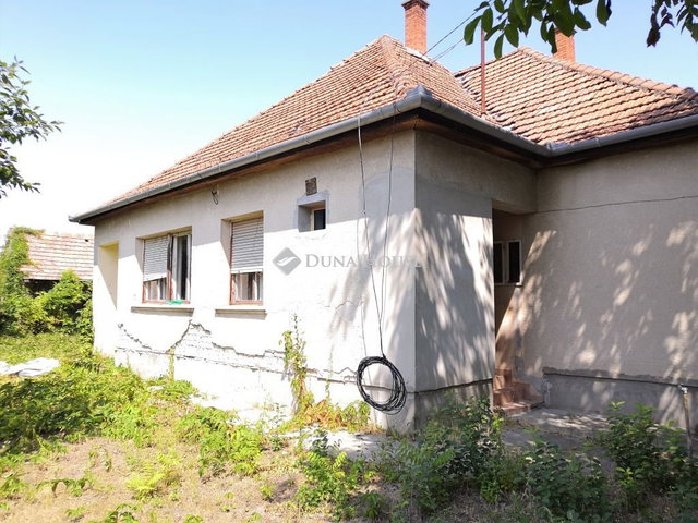 Eladó családi ház, Szabadszálláson 27 M Ft, 5 szobás