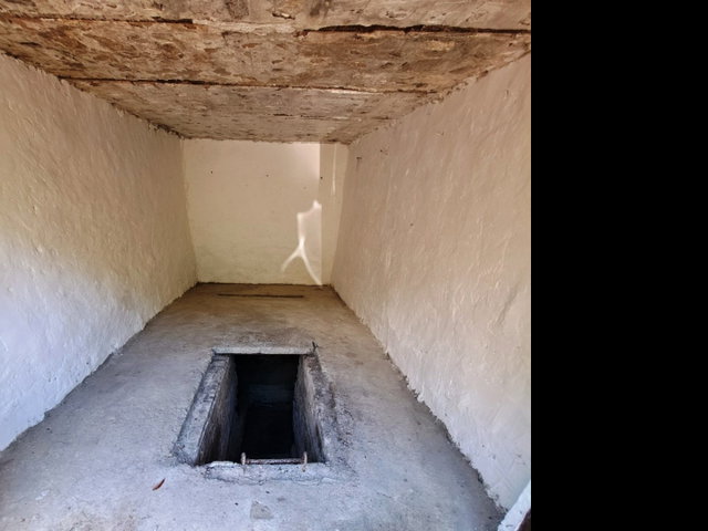 Eladó garázs, Székesfehérvárott 2.49 M Ft