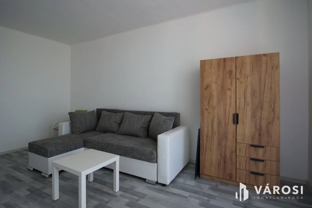 Kiadó téglalakás, albérlet, Békéscsabán 90 E Ft / hó