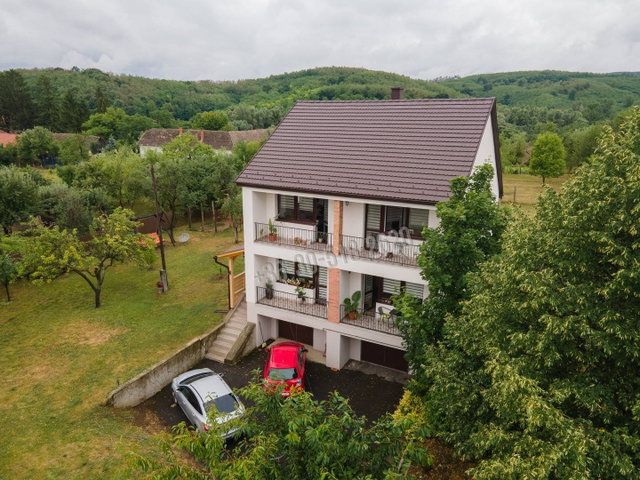 Eladó családi ház, Nőtincsen 109.99 M Ft, 5 szobás