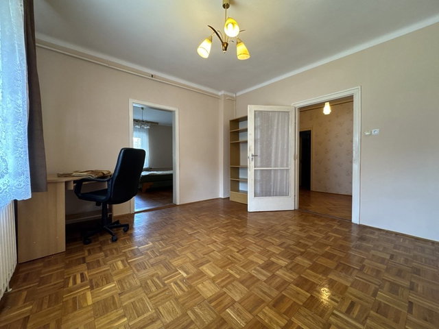 Eladó családi ház, Pécsett 78 M Ft, 3 szobás