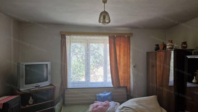 Eladó sorház, Leányváron 16 M Ft, 2 szobás