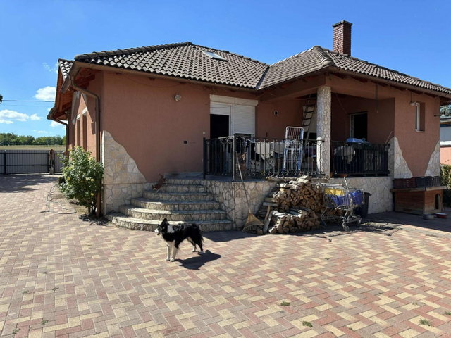 Eladó családi ház, Siófokon 84.99 M Ft, 3 szobás