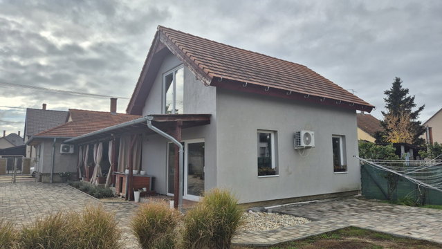 Eladó családi ház, Sárváron 89 M Ft, 3 szobás