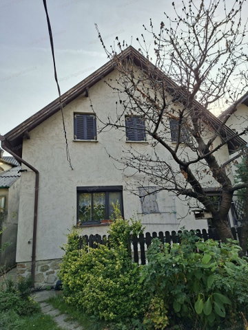 Eladó téglalakás, Sopronban 95 M Ft, 5 szobás