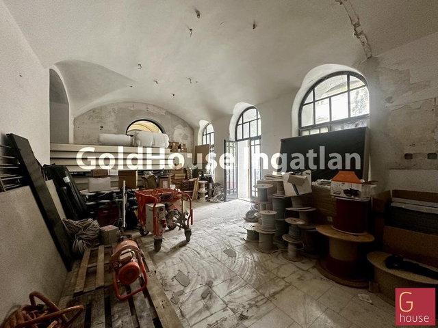 Kiadó üzlethelyiség, Budapesten, V. kerületben 7320 E Ft / hó