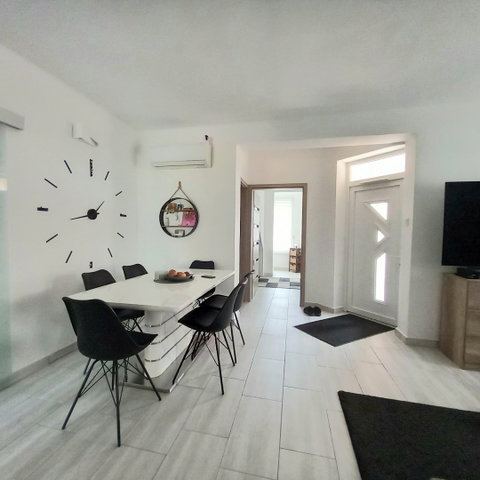 Eladó családi ház, Balatonfenyvesen 119 M Ft, 5 szobás