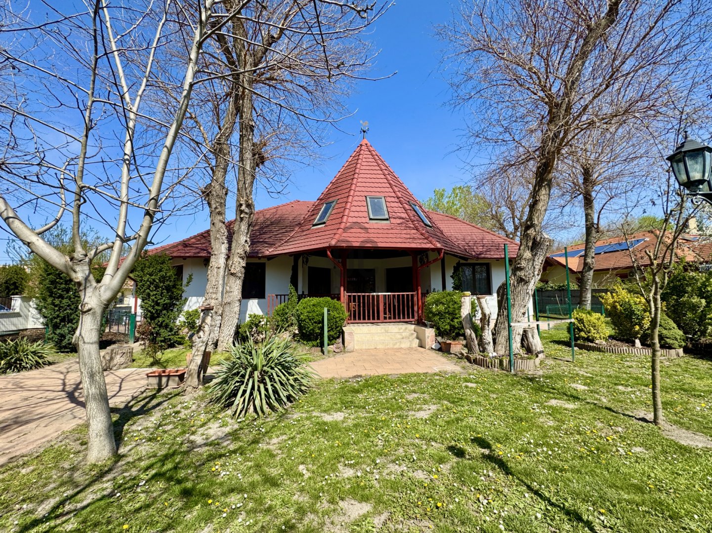 4 bed · 249m² · 749.000 ft
