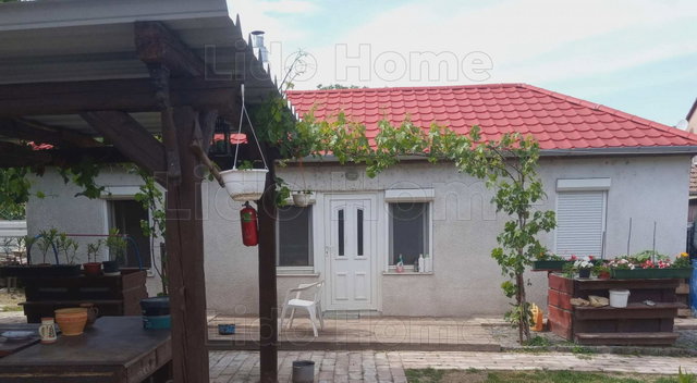 Eladó családi ház, Balatonszabadiban 54.99 M Ft, 4 szobás