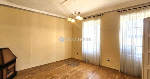 Eladó iroda, Kecskeméten 49 M Ft, 3 szobás / költözzbe.hu