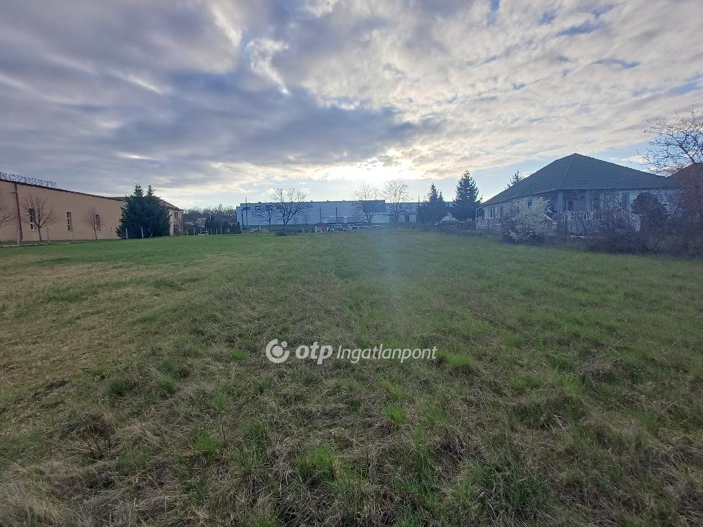 912m² · 18.500.000 ft