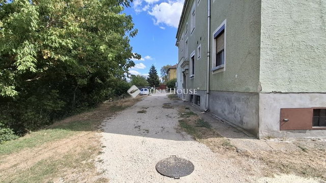 Eladó garázs, Dorogon, Hungária úton 7.99 M Ft