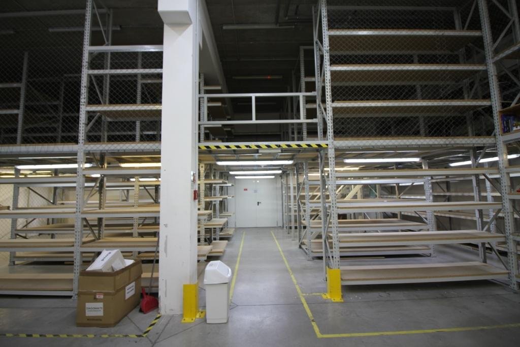 303m² · 439.956 ft