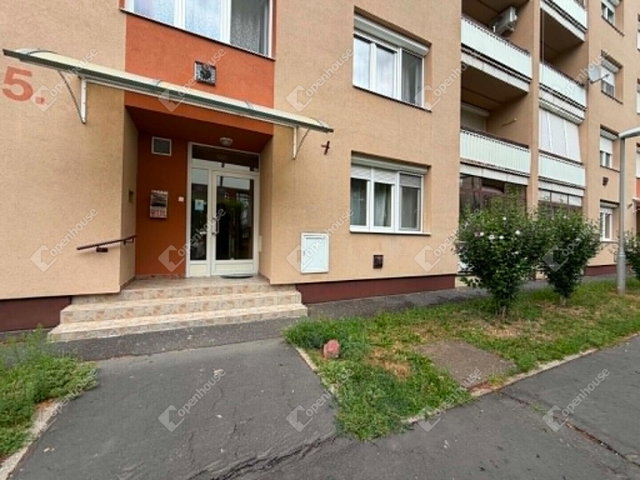 Eladó téglalakás, Zalaegerszegen 29.9 M Ft, 1 szobás