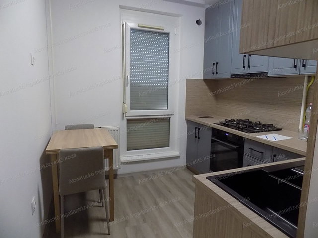 Kiadó panellakás, albérlet, Kaposváron, Búzavirág utcában
