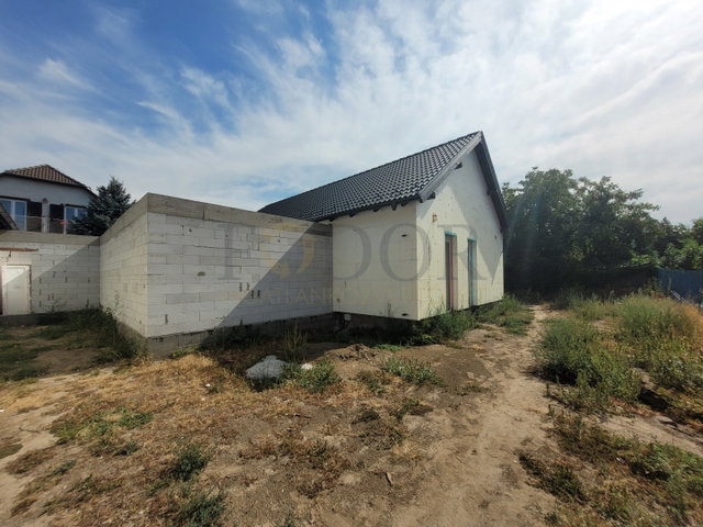Eladó ikerház, Monorierdőn 84 M Ft, 4 szobás