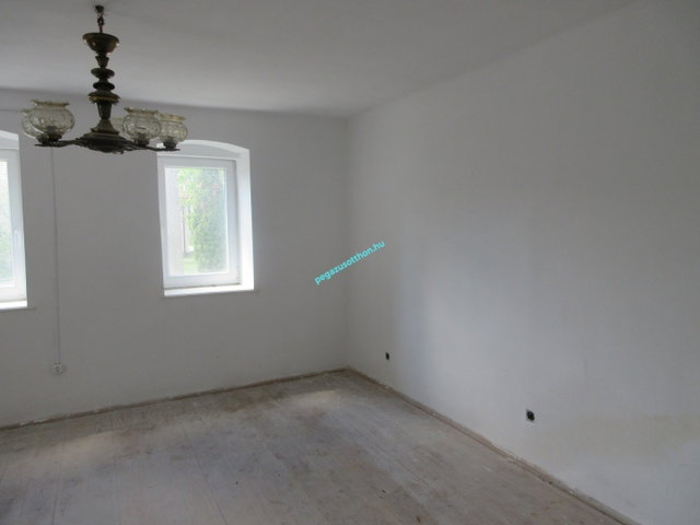 Eladó családi ház, Upponyon 17.9 M Ft, 3 szobás