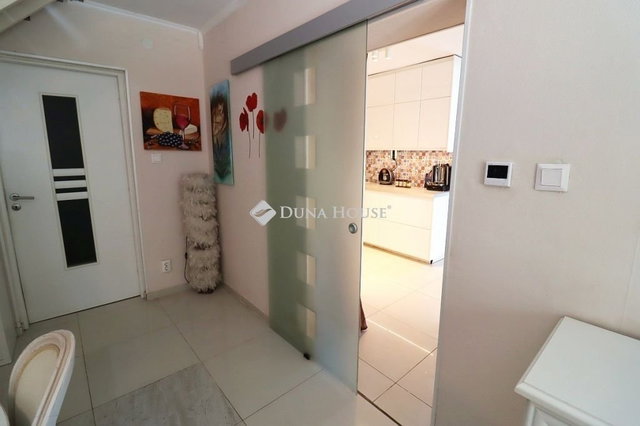 Eladó családi ház, Balatonszemesen 125 M Ft, 7 szobás