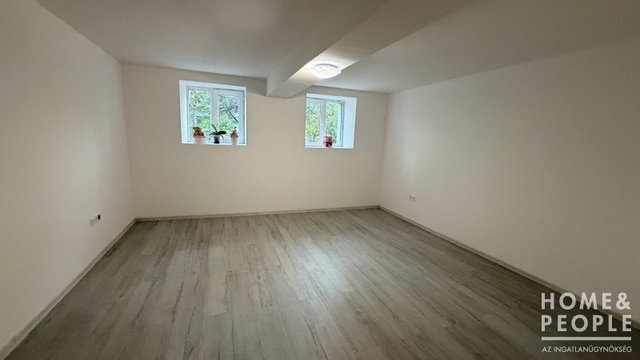 Eladó családi ház, Makón 29.999 M Ft, 4 szobás