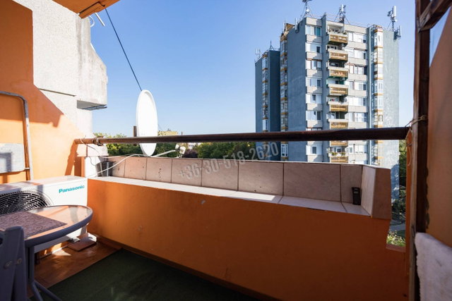 Eladó panellakás, Vácon 56.99 M Ft, 3 szobás