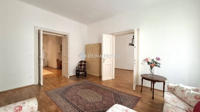 Kiadó téglalakás, albérlet, Budapesten, V. kerületben, 3 szobás