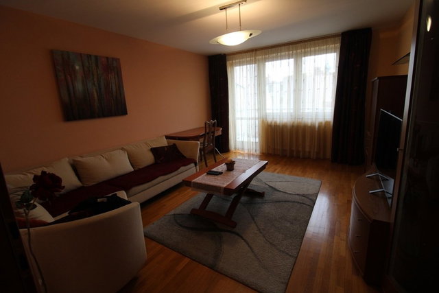 Kiadó téglalakás, albérlet, Pécsett 200 E Ft / hó, 2 szobás