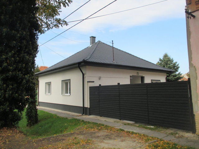 Eladó családi ház, Békéscsabán 69.99 M Ft, 4 szobás