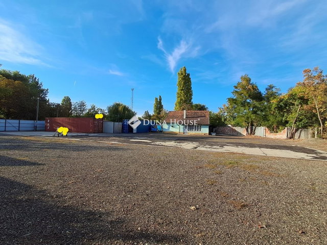 Eladó ipari ingatlan, Szolnokon, Thököly úton 45 M Ft