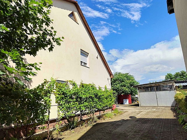 Eladó családi ház, Újfehértón 65 M Ft, 4+1 szobás