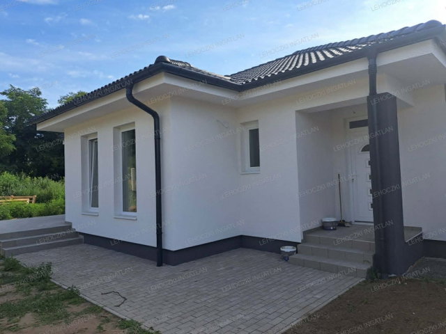 Eladó ikerház, Nyíregyházán 83 M Ft, 4 szobás