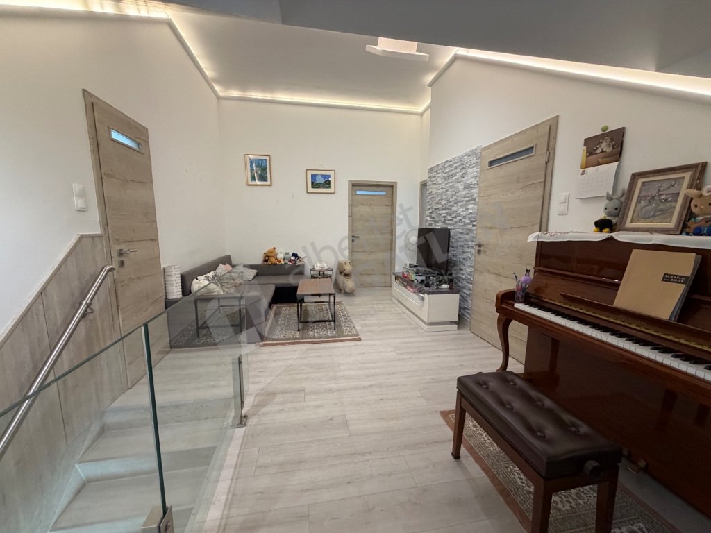4 bed · 113m² · 980.100 ft