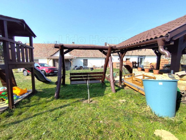 Eladó családi ház, Balatonszárszón 75 M Ft, 4 szobás