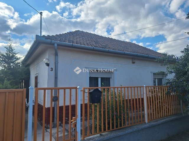 Eladó családi ház, Szarvason 34.9 M Ft, 4 szobás