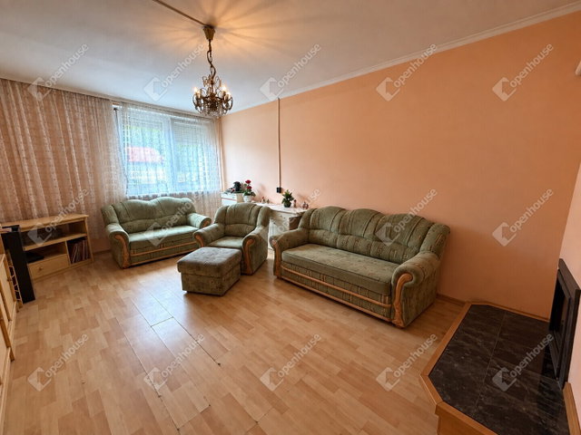 Eladó téglalakás, Zalaegerszegen 27.5 M Ft, 3 szobás