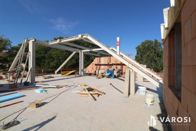 Eladó téglalakás, Szegeden 31 M Ft, 1 szobás