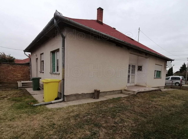 Eladó családi ház, Lengyeltótiban 40.5 M Ft, 3 szobás