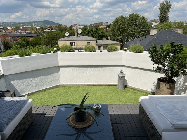 Eladó téglalakás, Budapesten, VI. kerületben, Benczúr utcában