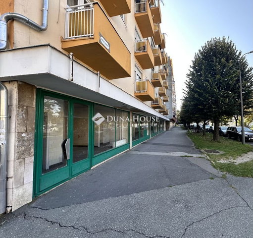 Kiadó üzlethelyiség, Szombathelyen, Ady Endre téren