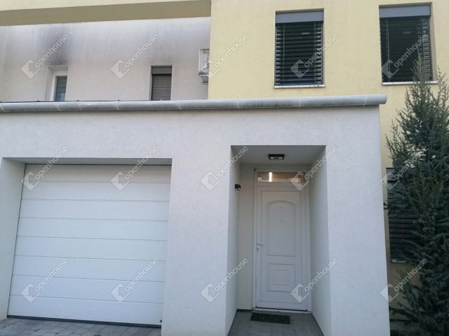 Eladó sorház, Győrött 97 M Ft, 5 szobás / költözzbe.hu