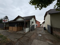 Eladó családi ház, Pécsett, Komlói úton 108 M Ft, 4 szobás