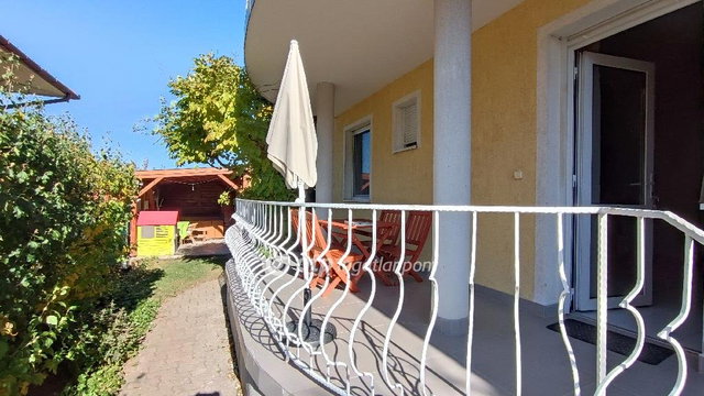 Eladó családi ház, Balatonbogláron 69 M Ft, 2 szobás